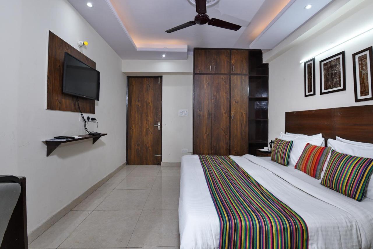 Hotel Admire Inn "Atta Market, Noida Sector 18" Εξωτερικό φωτογραφία