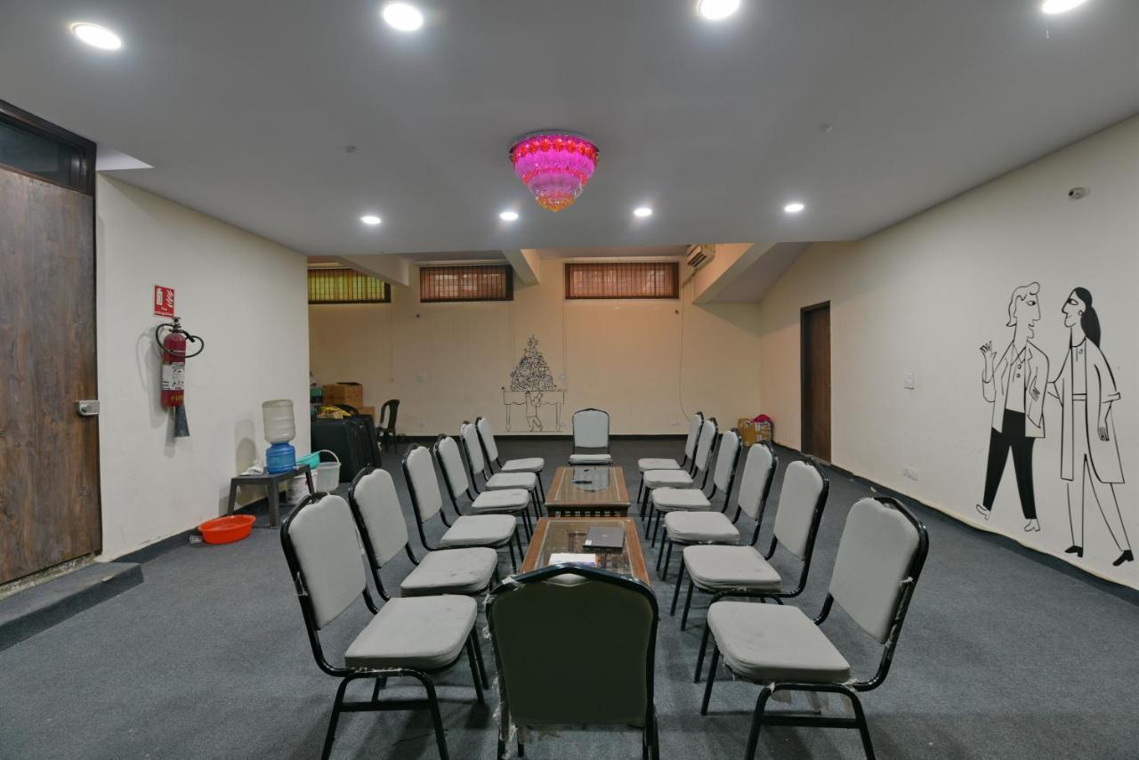 Hotel Admire Inn "Atta Market, Noida Sector 18" Εξωτερικό φωτογραφία