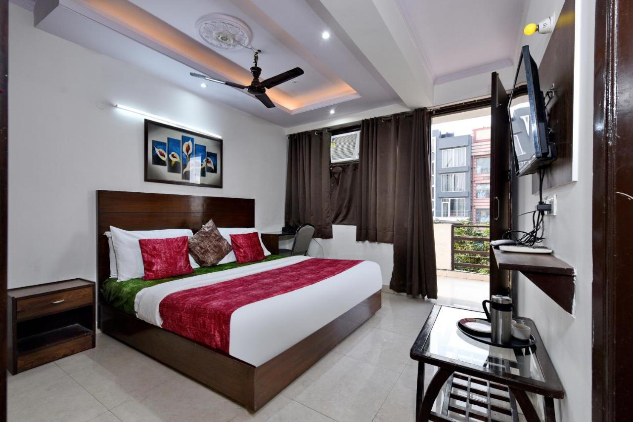Hotel Admire Inn "Atta Market, Noida Sector 18" Εξωτερικό φωτογραφία