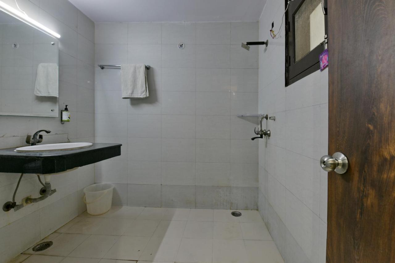Hotel Admire Inn "Atta Market, Noida Sector 18" Εξωτερικό φωτογραφία