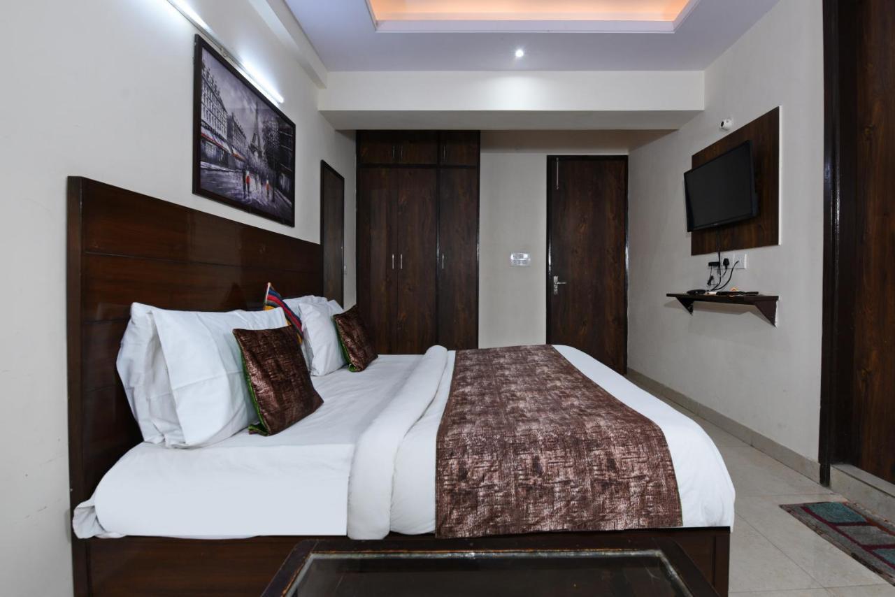 Hotel Admire Inn "Atta Market, Noida Sector 18" Εξωτερικό φωτογραφία